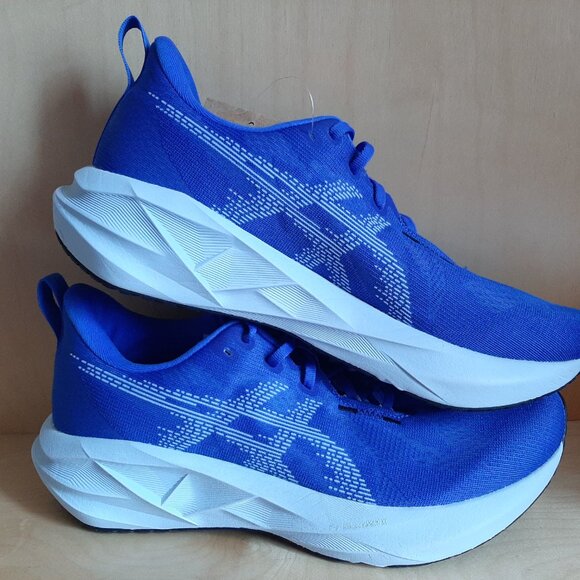 Sold Elsewhere: Mens Asics Novablast 5 size 10.5 neutral running shoes - Picture 5 of 10